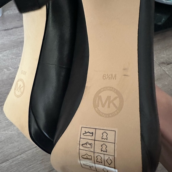 MICHAEL Michael Kors Hamilton Platform Pumps Black 6.5 - Picture 6 of 9